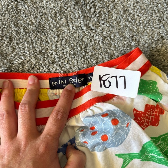 Mini boden shorts girls 4 rainbow fish primary playful summer casual vacation - Picture 6 of 10